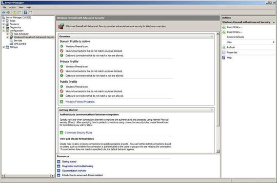 Der Windows Server unterscheidet drei Profile. In der Übersicht wird das gerade aktive angezeigt. Alle Regeln sind immer an ein Profil gebunden, sie können also dreifach existieren. Der Windows Server unterscheidet drei Profile. In der Übersicht wird das gerade aktive angezeigt. Alle Regeln sind immer an ein Profil gebunden, sie können also dreifach existieren.