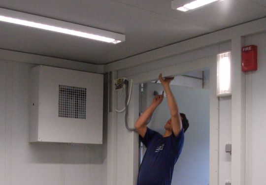 Der Lampertz Efficiency Room (LER) ist schnell und einfach montiert. Der Lampertz Efficiency Room (LER) ist schnell und einfach montiert.