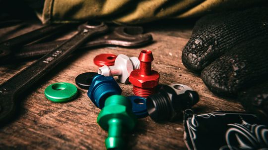 Die Colour-Kits von Magura sind in den vier verschiedenen Farben Schwarz, Silber, Blau und Grün verfügbar. Die Colour-Kits von Magura sind in den vier verschiedenen Farben Schwarz, Silber, Blau und Grün verfügbar.