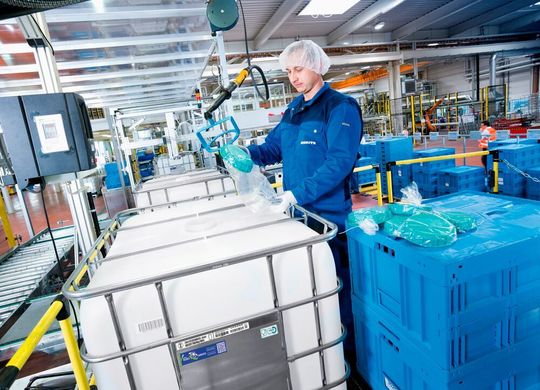Jeden zweiten Desinfektionsmittel-IBC verschenkt Schütz aktuell. Jeden zweiten Desinfektionsmittel-IBC verschenkt Schütz aktuell.