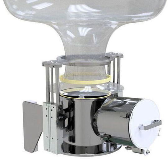 Safe Dock consists of a docking tube with a CLS Continuous Liner side port for removal of the liners. Safe Dock consists of a docking tube with a CLS Continuous Liner side port for removal of the liners.