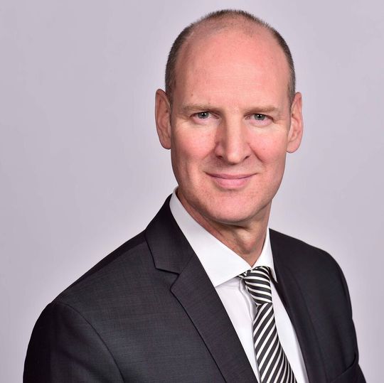 Aron Precht hat am 1. Mai bei HPE die Leitung des Partner-Vertriebs für die DACH-Region übernommen. Aron Precht hat am 1. Mai bei HPE die Leitung des Partner-Vertriebs für die DACH-Region übernommen.