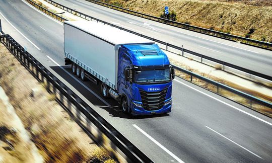Auch wenn Gas-Lkw in der Anschaffung teurer sind als vergleichbare Dieselfahrzeuge: Durch die neue Mautregelung könnten sie weiter an Attraktivität gewinnen. Auch wenn Gas-Lkw in der Anschaffung teurer sind als vergleichbare Dieselfahrzeuge: Durch die neue Mautregelung könnten sie weiter an Attraktivität gewinnen.