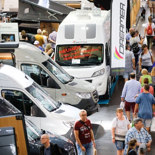 Der Caravan Salon öffnet in diesem Jahr aufgrund der Corona Pandemie seine Tore für Besucher eine Woche später. Der Caravan Salon öffnet in diesem Jahr aufgrund der Corona Pandemie seine Tore für Besucher eine Woche später.