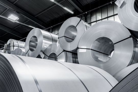Neben Feinblechen als Coil, Spaltband und besäumtes Breitband fertigt Schäfer Werke auch Intermediate Bulk Container (IBC) und Sonderbehälter für jede Anwendung – jetzt mit Sensoren ausgestattet, die ihren aktuellen Status funken. Neben Feinblechen als Coil, Spaltband und besäumtes Breitband fertigt Schäfer Werke auch Intermediate Bulk Container (IBC) und Sonderbehälter für jede Anwendung – jetzt mit Sensoren ausgestattet, die ihren aktuellen Status funken.