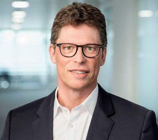 Matthias Rebellius, CEO Siemens Schweiz AG, freut sich über die guten Halbjahresergebnisse 2019/20. Wie gross die negativen Auswirkungen wegen COVID-19 sein werden, wagt er noch nicht zu prognostizieren. Matthias Rebellius, CEO Siemens Schweiz AG, freut sich über die guten Halbjahresergebnisse 2019/20. Wie gross die negativen Auswirkungen wegen COVID-19 sein werden, wagt er noch nicht zu prognostizieren.