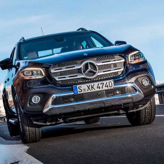 Mercedes muss rund 75.000 Modelle für den robusten Einsatz, also G- und die X-Klasse-Fahrzeuge, in die Werkstätten holen. Mercedes muss rund 75.000 Modelle für den robusten Einsatz, also G- und die X-Klasse-Fahrzeuge, in die Werkstätten holen.