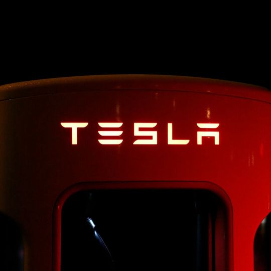 Tesla verliert offenbar mal wieder einen Topmanager. Tesla verliert offenbar mal wieder einen Topmanager.