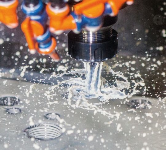 Chemische Werke Kluthe bietet mit der Produktserie Hakuform SE, wie es heißt, nun erstmals nachhaltige, wassermischbare Kühlschmierstoff (KSS), die nicht nur bei der Zerspanung an sich wertvolle Dienste leisten, sondern auch die Umwelt schonen. Chemische Werke Kluthe bietet mit der Produktserie Hakuform SE, wie es heißt, nun erstmals nachhaltige, wassermischbare Kühlschmierstoff (KSS), die nicht nur bei der Zerspanung an sich wertvolle Dienste leisten, sondern auch die Umwelt schonen.