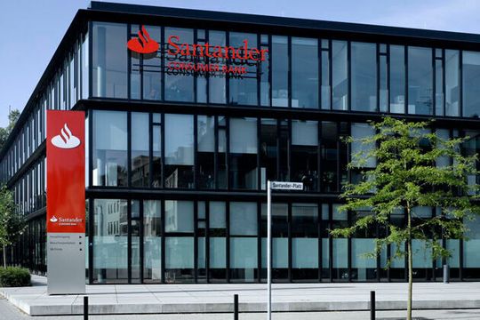 Die Santander Consumer Bank registrierte während des Corona-Lockdowns einen Anstieg der Nutzung des digitalen Vertragsabschlusses. Die Santander Consumer Bank registrierte während des Corona-Lockdowns einen Anstieg der Nutzung des digitalen Vertragsabschlusses.