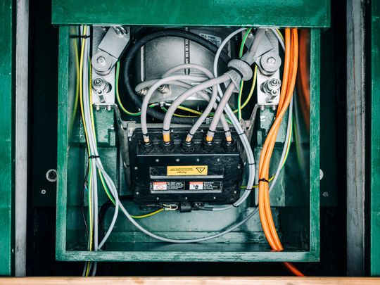 Mithilfe der Torqeedo Spezialisten baute Rainer Hatecke den alten Dieselmotor aus und ersetzte ihn durch einen leichten Elektromotor.