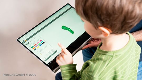 Auch die jüngsten Patienten können bei der Gestaltung ihrer Orthese in der digitalen Orthesenwerkstatt mithelfen. Auch die jüngsten Patienten können bei der Gestaltung ihrer Orthese in der digitalen Orthesenwerkstatt mithelfen.