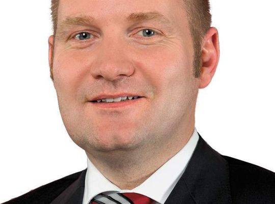 Christof Behrendt, Gesamtvertriebsleiter Amada GmbH, Haan: „Der Trend geht in Richtung automatisierte Peripherie rund um den Biegeprozess.“ Christof Behrendt, Gesamtvertriebsleiter Amada GmbH, Haan: „Der Trend geht in Richtung automatisierte Peripherie rund um den Biegeprozess.“