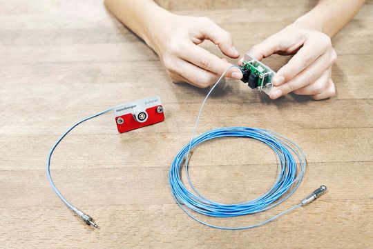Mini coaxial and single wire cable with multi-channel connector Mini coaxial and single wire cable with multi-channel connector