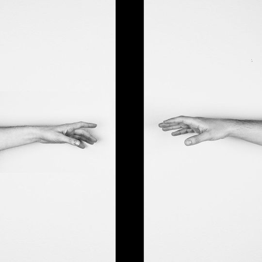 Air Gap ist ein Security-Konzept für höchste Sicherheitsanforderungen, bei dem eine physische und logische Trennung von IT-Systemen untereinander und von Netzwerken erfolgt. Air Gap ist ein Security-Konzept für höchste Sicherheitsanforderungen, bei dem eine physische und logische Trennung von IT-Systemen untereinander und von Netzwerken erfolgt.
