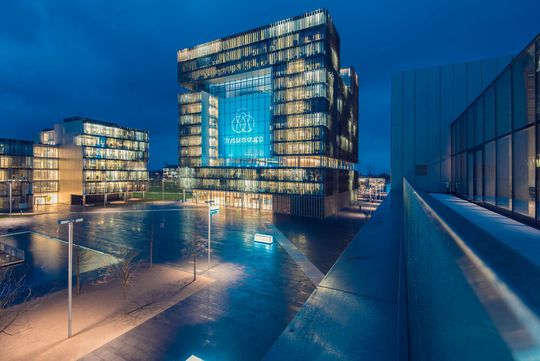„Thyssenkrupp wird kleiner, aber stärker aus dem Umbau hervorgehen“, betonte die Vorstandsvorsitzende Martina Mer „Thyssenkrupp wird kleiner, aber stärker aus dem Umbau hervorgehen“, betonte die Vorstandsvorsitzende Martina Mer