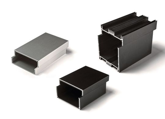 Die Aluminiumgehäuse der Serie Eukap K von Megatron sind robust und lassen sich beliebig miteinander kombinieren. Die Aluminiumgehäuse der Serie Eukap K von Megatron sind robust und lassen sich beliebig miteinander kombinieren.