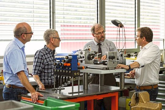 Jean-René Gonthier en reportage dans l'entreprise Seckler SA (seckler.ch) spécialiste de l'automatisation industrielle à Pieterlen. Jean-René Gonthier en reportage dans l'entreprise Seckler SA (seckler.ch) spécialiste de l'automatisation industrielle à Pieterlen.