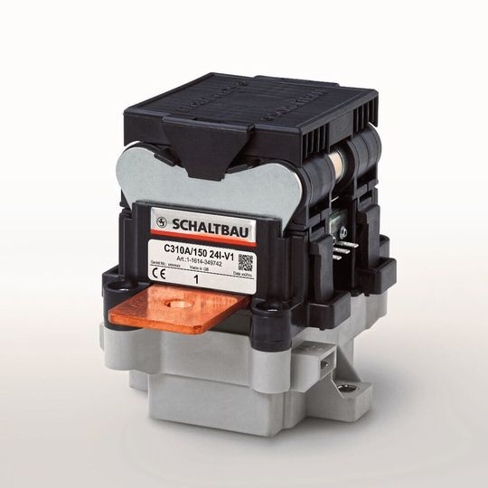 Schütze: Als bidirektionales DC-Schütz schaltet das C310 hohe Leistungen, sein Einschaltvermögen bis 2500 A wird benötigt, um Zwischenkreise über einen Widerstand zu entladen. Schütze: Als bidirektionales DC-Schütz schaltet das C310 hohe Leistungen, sein Einschaltvermögen bis 2500 A wird benötigt, um Zwischenkreise über einen Widerstand zu entladen.