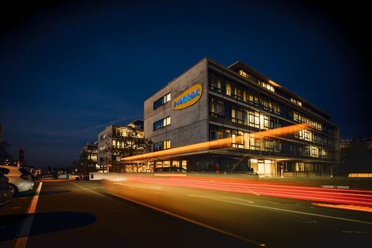 Merck achtet in der Corona-Krise noch stärker auf seine Ausgaben. Merck achtet in der Corona-Krise noch stärker auf seine Ausgaben.