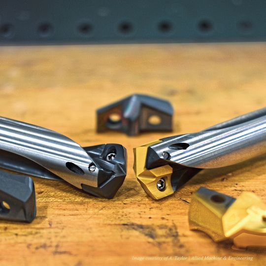 Die Bohreinsätze der XT Pro Reihe wurden speziell für die ISO-Werkstoffklassen P, K und N entwickelt und sind für Durchmesser zwischen 11 und 35 mm in 0,1-mm-Abstufungen erhältlich. Werkstoffspezifische Beschichtungen und Geometrien sollen auch tiefere Bohrungen in schwer zerspanbare Werkstoffe erlauben. Die Bohreinsätze der XT Pro Reihe wurden speziell für die ISO-Werkstoffklassen P, K und N entwickelt und sind für Durchmesser zwischen 11 und 35 mm in 0,1-mm-Abstufungen erhältlich. Werkstoffspezifische Beschichtungen und Geometrien sollen auch tiefere Bohrungen in schwer zerspanbare Werkstoffe erlauben.