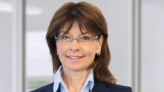 Anna Biesenthal ist im Vorstand der Car-Garantie künftig für die weitere Digitalisierung der Prozesse verantwortlich. Anna Biesenthal ist im Vorstand der Car-Garantie künftig für die weitere Digitalisierung der Prozesse verantwortlich.