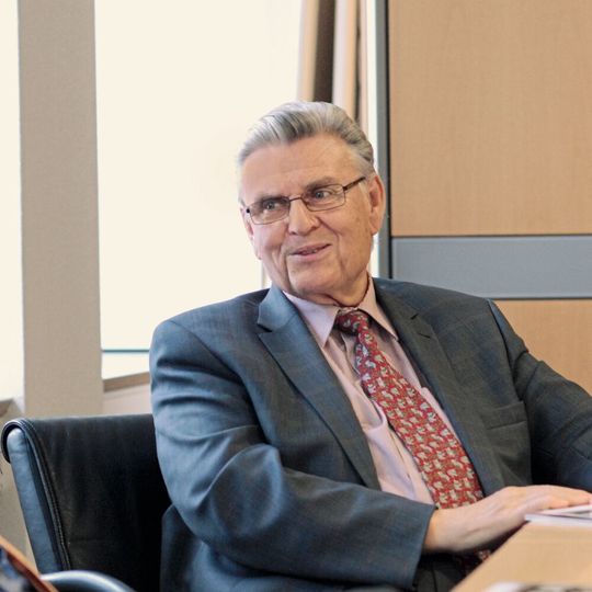 Heute gibt es viel mehr Formate, Techniken, Tools und Adressaten und die unternehmenseigene Kommunikation spielt heute eine viel grössere Rolle. Doch auch hier geht es mehr denn je um wirkungsvolle effiziente Kommunikation. Dr. Kurt Eckernkamp (Verleger), Vogel Communications Group GmbH & Co KG. Heute gibt es viel mehr Formate, Techniken, Tools und Adressaten und die unternehmenseigene Kommunikation spielt heute eine viel grössere Rolle. Doch auch hier geht es mehr denn je um wirkungsvolle effiziente Kommunikation. Dr. Kurt Eckernkamp (Verleger), Vogel Communications Group GmbH & Co KG.