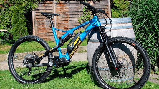 Sieht gut aus und fährt sich auch so: Die Engine Enduro 1 von Bionicon. Sieht gut aus und fährt sich auch so: Die Engine Enduro 1 von Bionicon.