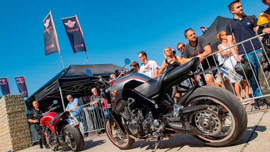 Die Horex-Days des deutschen Motorradherstellers werden aufgrund der aktuellen Situation auf 2021 verschoben. Die Horex-Days des deutschen Motorradherstellers werden aufgrund der aktuellen Situation auf 2021 verschoben.