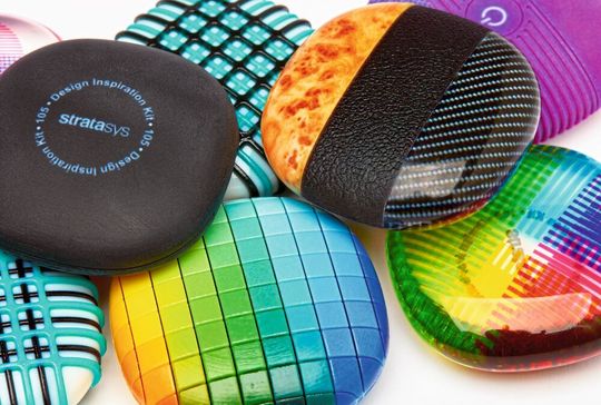 Der J55 von Stratasys verarbeitet fünf Materialien und ein Supportmaterial gleichzeitig. Der J55 von Stratasys verarbeitet fünf Materialien und ein Supportmaterial gleichzeitig.