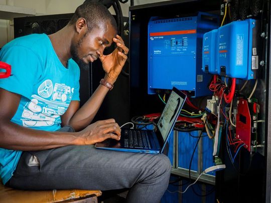 Ein neues Speicherkonzept aus Freiburg soll die ländliche Elektrifizierung durch Photovoltaik im globalen Süden verbessern. Ein neues Speicherkonzept aus Freiburg soll die ländliche Elektrifizierung durch Photovoltaik im globalen Süden verbessern.