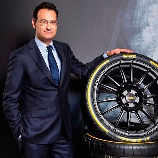 Erik Vecchiet ist der neue Leiter Vertrieb und Marketing Ersatzgeschäft für Pirelli in Deutschland und Dänemark. Erik Vecchiet ist der neue Leiter Vertrieb und Marketing Ersatzgeschäft für Pirelli in Deutschland und Dänemark.