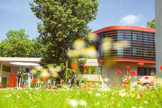 Am KIT wird künftig stärker zum Thema nachhaltige Produktion geforscht. Vor allem KMU sollen davon profitieren. Am KIT wird künftig stärker zum Thema nachhaltige Produktion geforscht. Vor allem KMU sollen davon profitieren.