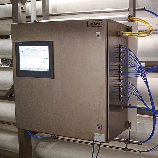 Permeat-Monitoring-System für die kontinuierliche Einzeldruckrohr-Überwachung von Membrandefekten in Nanofiltrations- und Umkehrosmoseanlagen. Permeat-Monitoring-System für die kontinuierliche Einzeldruckrohr-Überwachung von Membrandefekten in Nanofiltrations- und Umkehrosmoseanlagen.