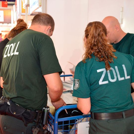 Der Lockdown hat Geldwäschern das Leben erschwert. Nach den Lockerungen könnten sie nun viel nachholen, befürchtet der Zoll. Der Lockdown hat Geldwäschern das Leben erschwert. Nach den Lockerungen könnten sie nun viel nachholen, befürchtet der Zoll.