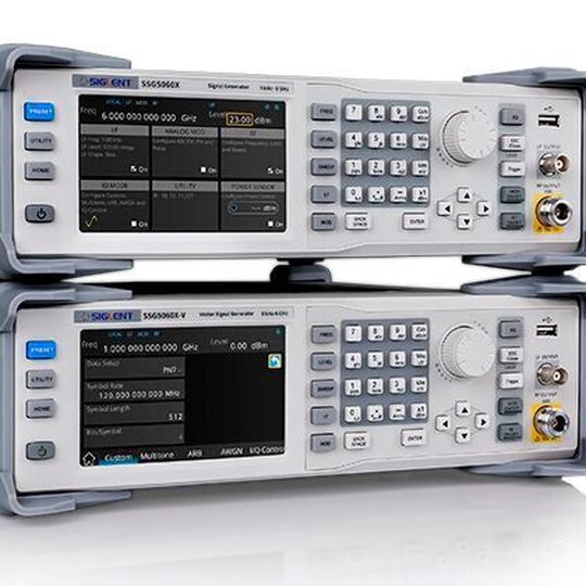 Die HF-Signalgeneratoren der Familien SSG5000X und SSG5000X-V mit einer maximalen Ausgangsfrequenz von 6 GHz. Die HF-Signalgeneratoren der Familien SSG5000X und SSG5000X-V mit einer maximalen Ausgangsfrequenz von 6 GHz.