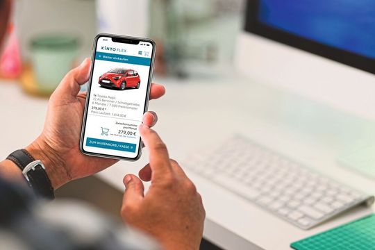 Toyota ist mit Kinto Flex jetzt auch ins Autoabo-Geschäft eingestiegen, allerdings erst einmal im Rahmen eines Pilotprojekts. Toyota ist mit Kinto Flex jetzt auch ins Autoabo-Geschäft eingestiegen, allerdings erst einmal im Rahmen eines Pilotprojekts.