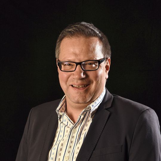 Florian Németi, le dynamique directeur de la Chambre neuchâteloise du commerce et de l'industrie. Florian Németi, le dynamique directeur de la Chambre neuchâteloise du commerce et de l'industrie.