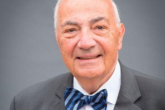 Dr. Hanspeter Stabenau, der Grandseigneur der deutschen Logistik, ist am 10. Juni im Alter von 85 Jahren verstorben. Dr. Hanspeter Stabenau, der Grandseigneur der deutschen Logistik, ist am 10. Juni im Alter von 85 Jahren verstorben.