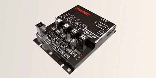 Das Modul Mini-Macs-6-AMP-4/50/10 mit integrierten Hochleistungsverstärkern zur Antriebspositionierung und -synchronisation für eine bis sechs Achsen (im Bild mit Optionskarte IF1). Das Modul Mini-Macs-6-AMP-4/50/10 mit integrierten Hochleistungsverstärkern zur Antriebspositionierung und -synchronisation für eine bis sechs Achsen (im Bild mit Optionskarte IF1).