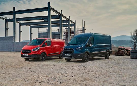 Die Trail-Austattung gibt es sowohl für die 2- als auch die 3,5-t-Ford-Transits. Die Trail-Austattung gibt es sowohl für die 2- als auch die 3,5-t-Ford-Transits.
