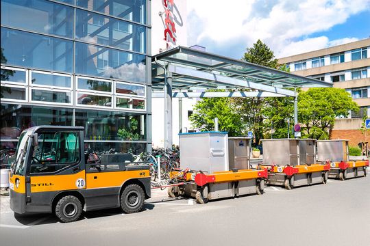Modular aufgebaute „LiftRunner“-Routenzüge können systematisch für individuelle Erfordernisse angepasst und auch automatisiert werden. Modular aufgebaute „LiftRunner“-Routenzüge können systematisch für individuelle Erfordernisse angepasst und auch automatisiert werden.