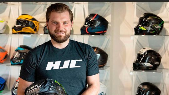Patrick Dworak, neuer HJC-Marketing- und Vertriebsleiter, war zuvor bei Schuberth und AGV. Patrick Dworak, neuer HJC-Marketing- und Vertriebsleiter, war zuvor bei Schuberth und AGV.