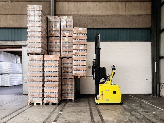 Im Praxistest mit den Transportrobotern konnten Fehlerquote und Transportschäden im Vergleich zu manuell bedienten Staplern gesenkt werden. Im Praxistest mit den Transportrobotern konnten Fehlerquote und Transportschäden im Vergleich zu manuell bedienten Staplern gesenkt werden.