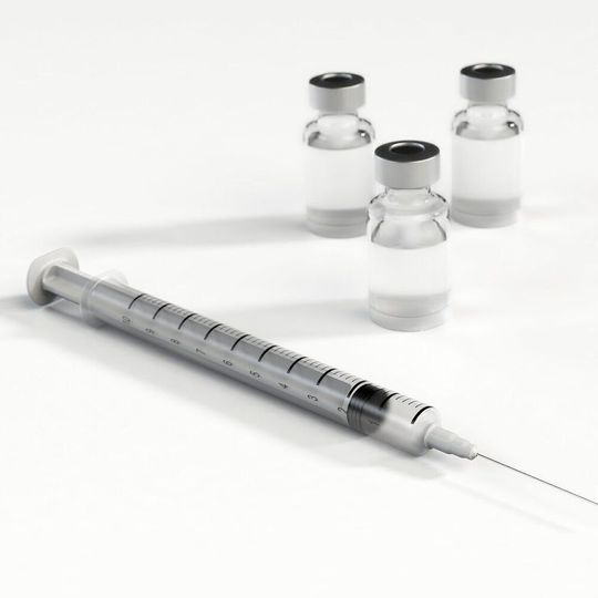 Vier EU-Staaten haben sich laut Bundesgesundheitsministerium zu einer Impfallianz zusammengeschlossen und sind mit mehreren Unternehmen im Gespräch, die an Impfstoffen forschen. Vier EU-Staaten haben sich laut Bundesgesundheitsministerium zu einer Impfallianz zusammengeschlossen und sind mit mehreren Unternehmen im Gespräch, die an Impfstoffen forschen.