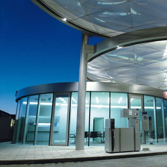 Wasserstofftankstelle des Gasespezialisten Linde: Deutschland hat beim Thema Wasserstoff nicht nur in Europa eine Position an der Weltspitze. Wasserstofftankstelle des Gasespezialisten Linde: Deutschland hat beim Thema Wasserstoff nicht nur in Europa eine Position an der Weltspitze.