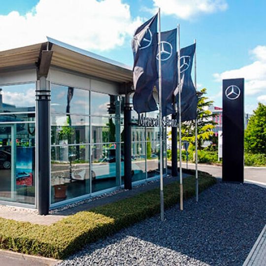 Mit der Übernahme des Mercedes-Betriebs Auto Krings in Mechernich-Obergartzem wächst das Autohaus Herten auf vier Standorte an. Mit der Übernahme des Mercedes-Betriebs Auto Krings in Mechernich-Obergartzem wächst das Autohaus Herten auf vier Standorte an.