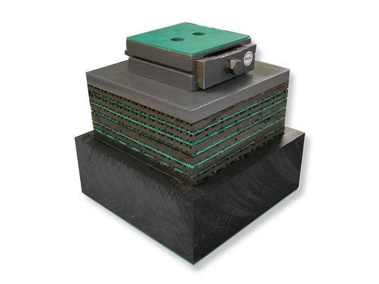 Patentiert, preiswert, präzise.... ISOLOC-Schwingungsisoliersysteme. Maschinenlagerungssystem zur Erreichung einer Schwingungsisolation mit einer Eigenfrequenz von ca. 5 Hz. Bilder: ISOLOC Patentiert, preiswert, präzise.... ISOLOC-Schwingungsisoliersysteme. Maschinenlagerungssystem zur Erreichung einer Schwingungsisolation mit einer Eigenfrequenz von ca. 5 Hz. Bilder: ISOLOC
