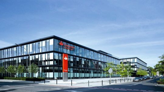 Die Santander-Unternehmenszentrale in Mönchengladbach. Die Santander-Unternehmenszentrale in Mönchengladbach.