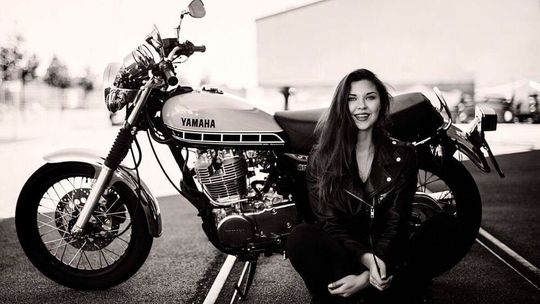 Da hat Susanna gut lachen, der Umbau der Yamaha ist super gelungen. Da hat Susanna gut lachen, der Umbau der Yamaha ist super gelungen.